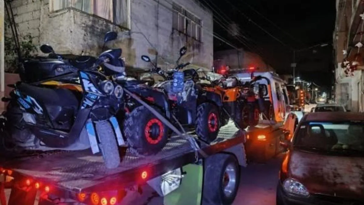 Vehículos y cajas de mercancía asegurados en un predio de San Salvador El Verde durante un cateo
