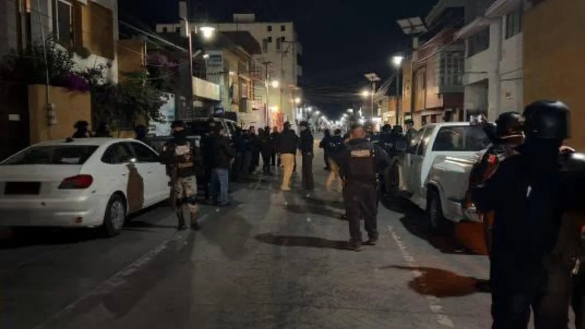 Vehículos y cajas de mercancía asegurados en un predio de San Salvador El Verde durante un cateo